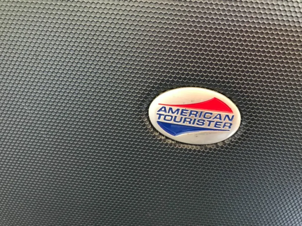 American Tourister Hard Suitcase - Image 3