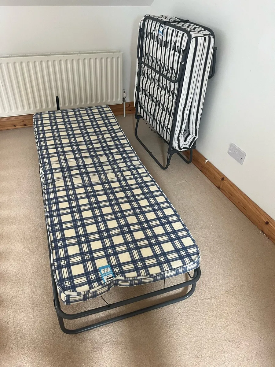 Camp beds - Image 1