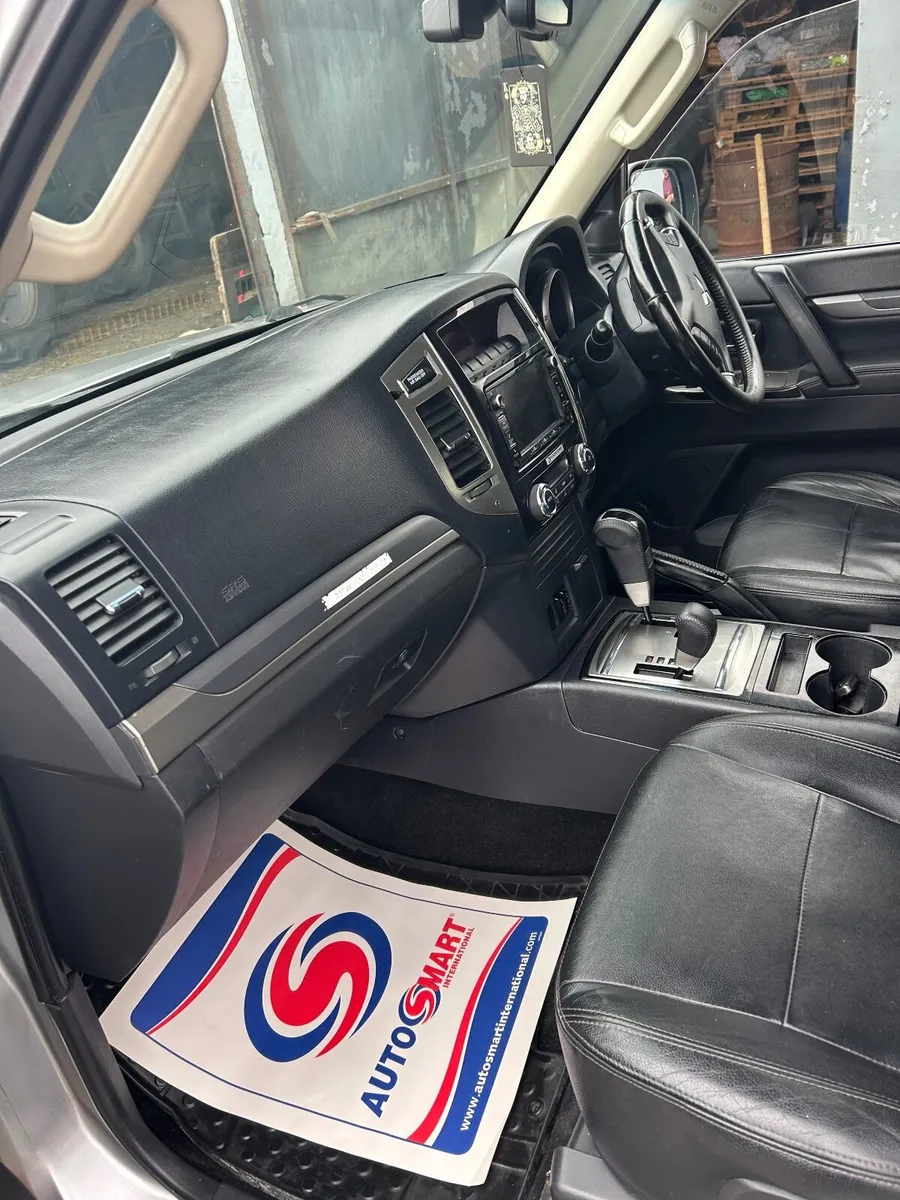 2018Mitsubishi Pajero 3.2 D auto full leather - Image 4