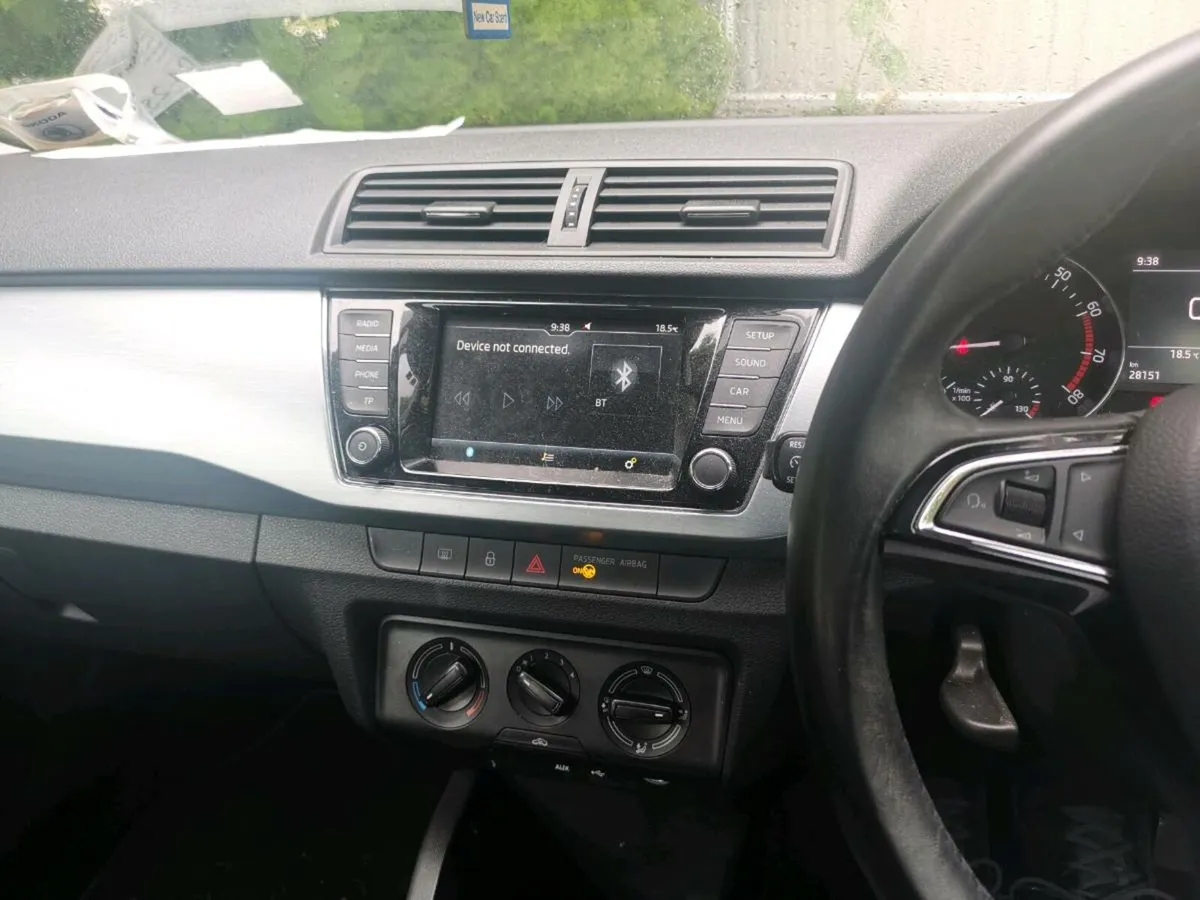 Car - Image 3