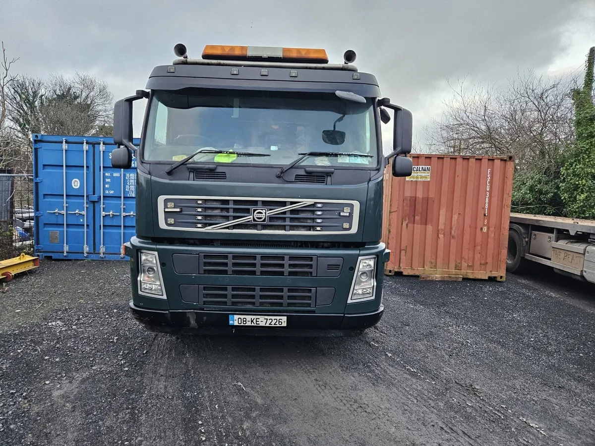 Palfinger Pk 32 Volvo Truck - Image 2