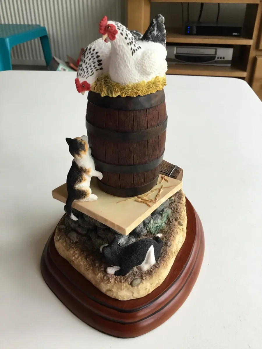 Border Fine Arts figurine - Image 1