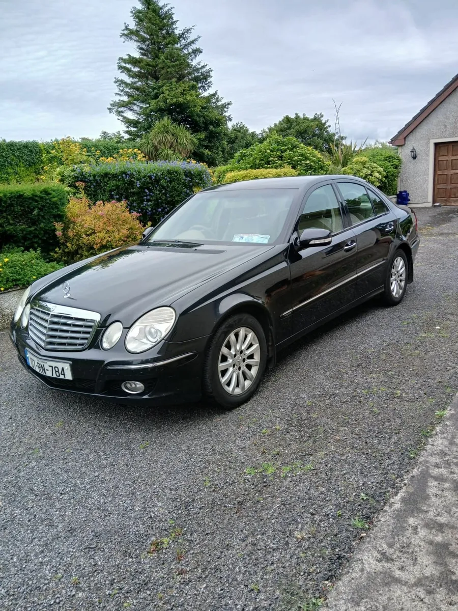Mercedes-Benz E-Class 2007 - Image 1