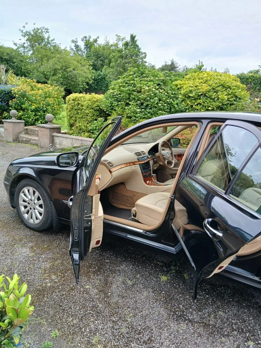 Mercedes-Benz E-Class 2007 - Image 2