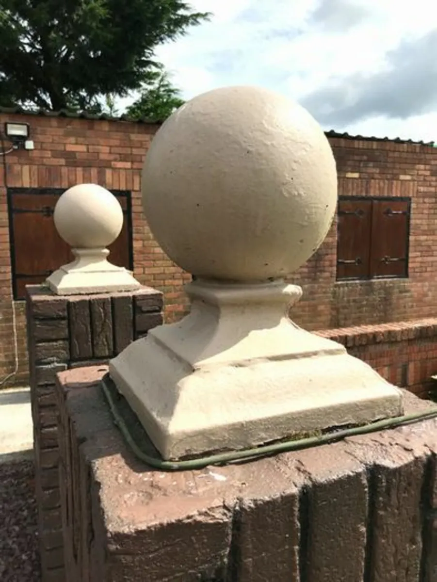 Stone Gate Finials/Garden Ornament - Image 1