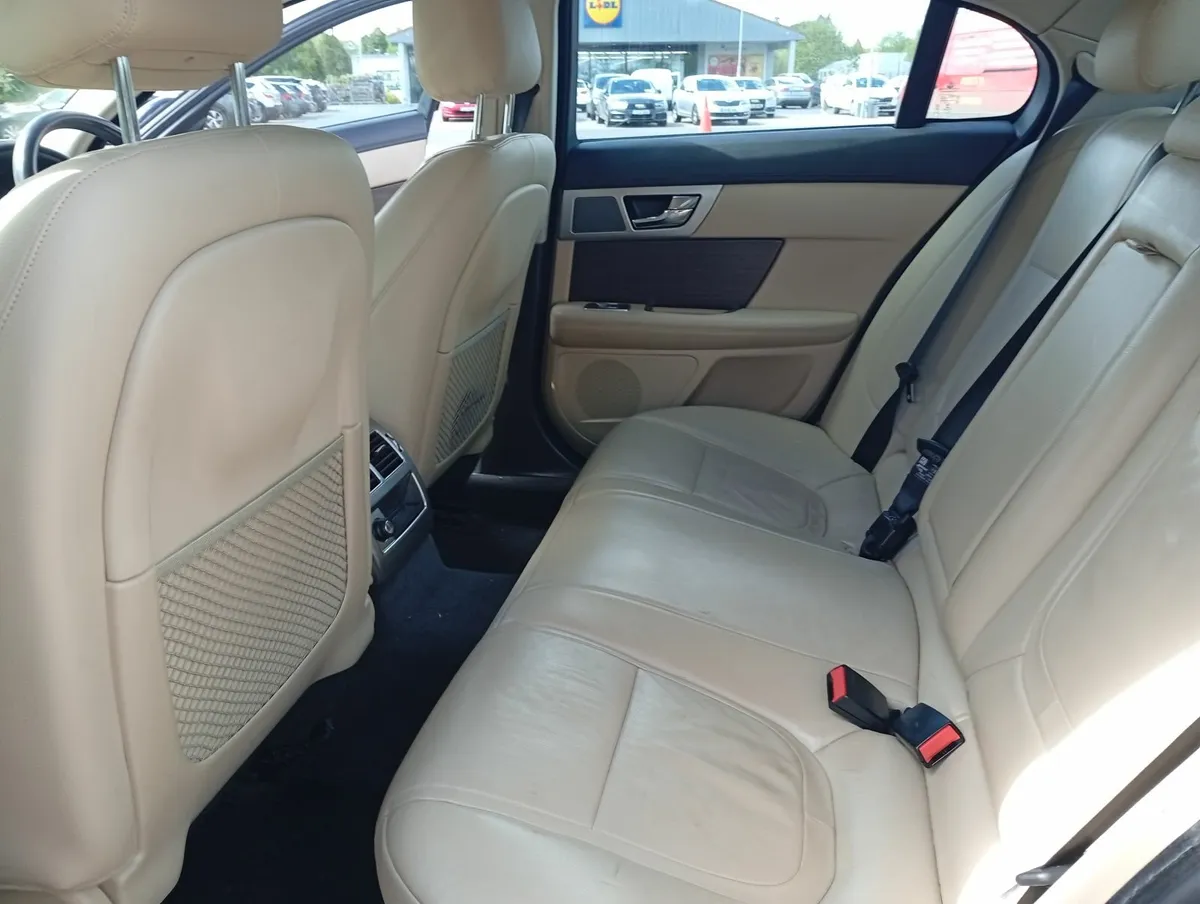 Jaguar XF 2014 - Image 3