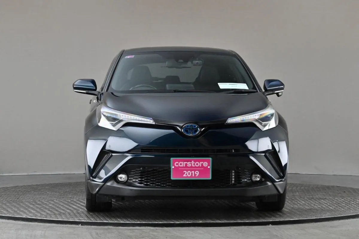 Toyota C-HR 1.8 Hybrid  half Leather reverse Cam - Image 2