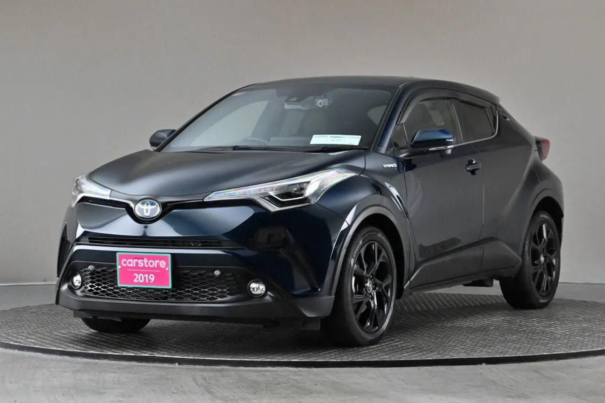Toyota C-HR 1.8 Hybrid  half Leather reverse Cam - Image 3