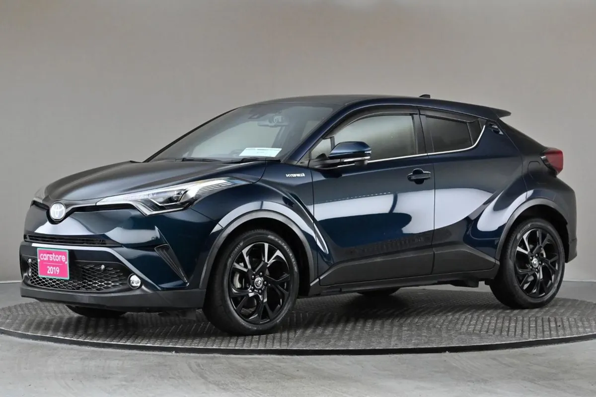 Toyota C-HR 1.8 Hybrid  half Leather reverse Cam - Image 4