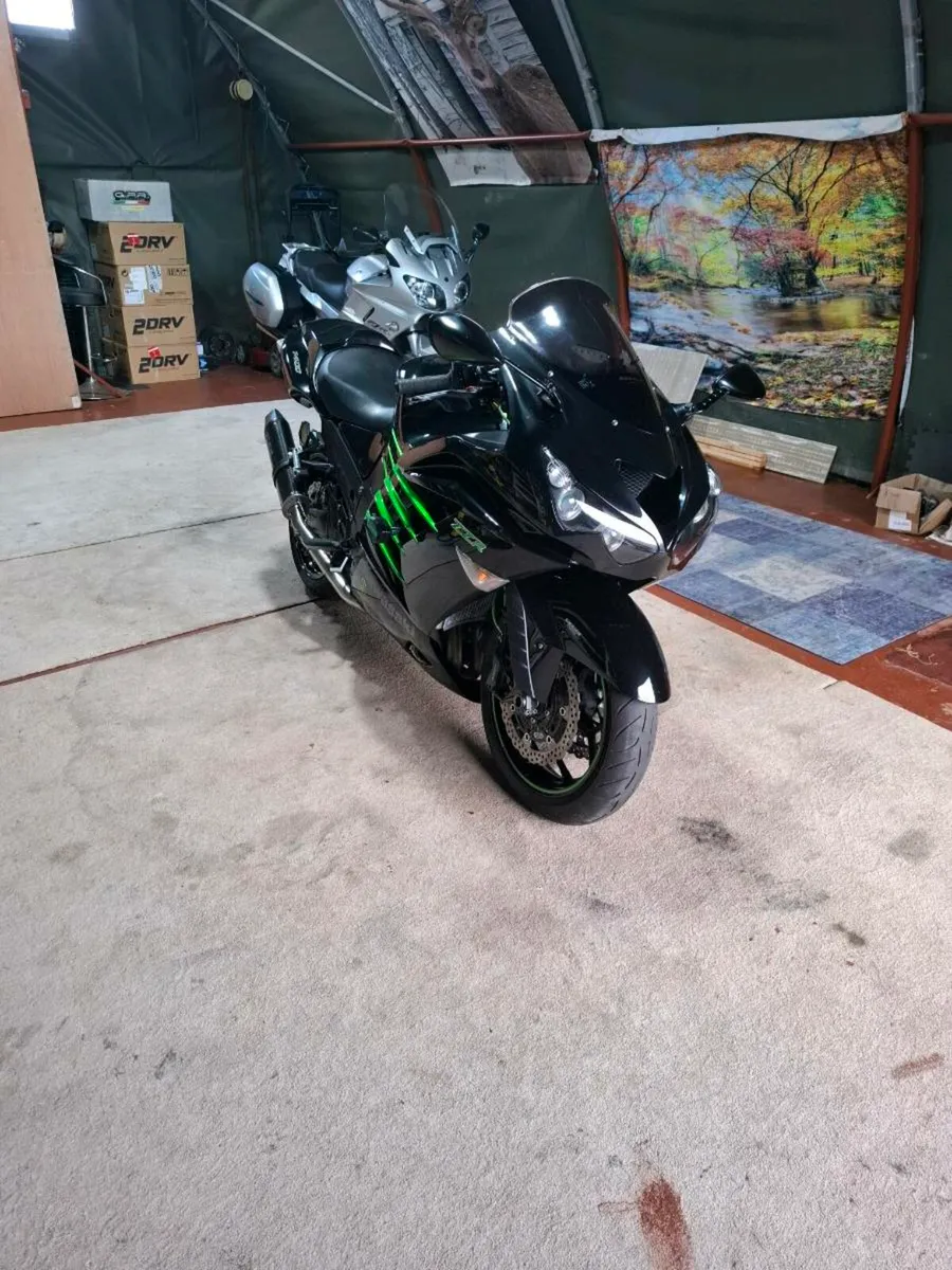 Kawasaki ZZR1400 - Image 1