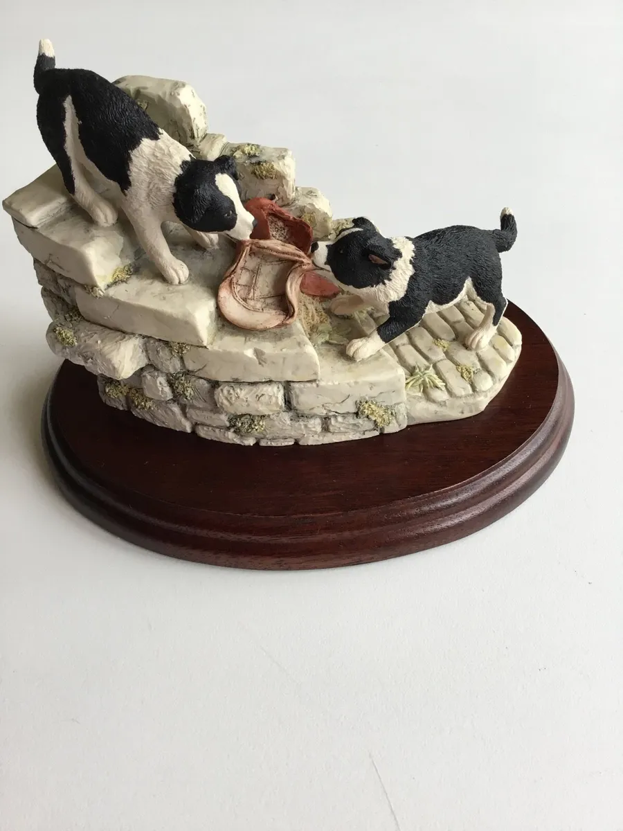 Border Fine Arts Tug O War sculpture - Image 1