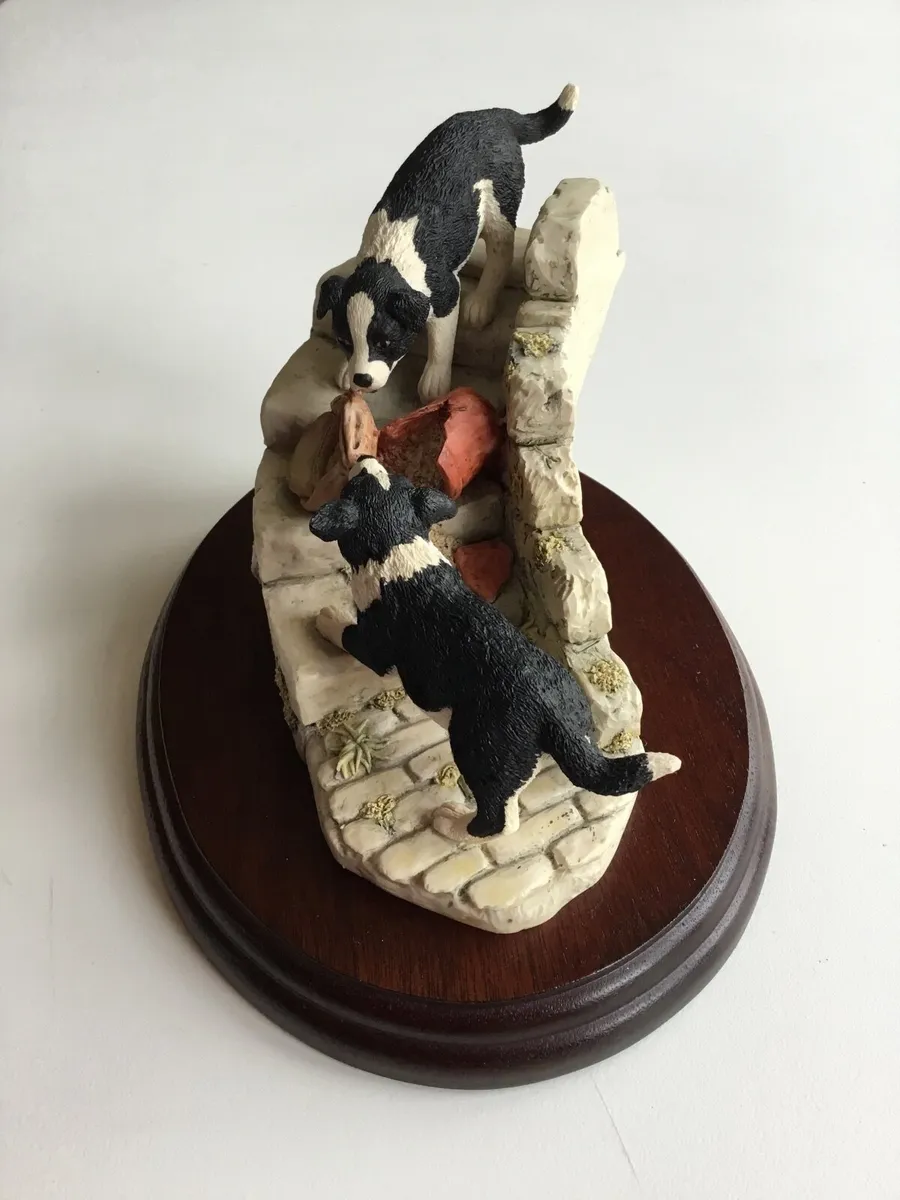 Border Fine Arts Tug O War sculpture - Image 3