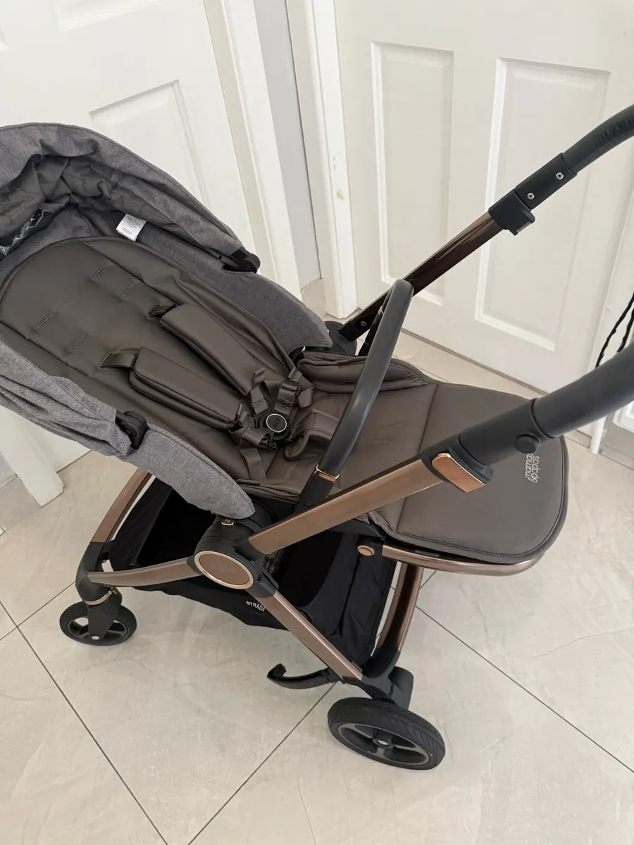 Pram Mamas and Papas Strada Luxe - Image 2