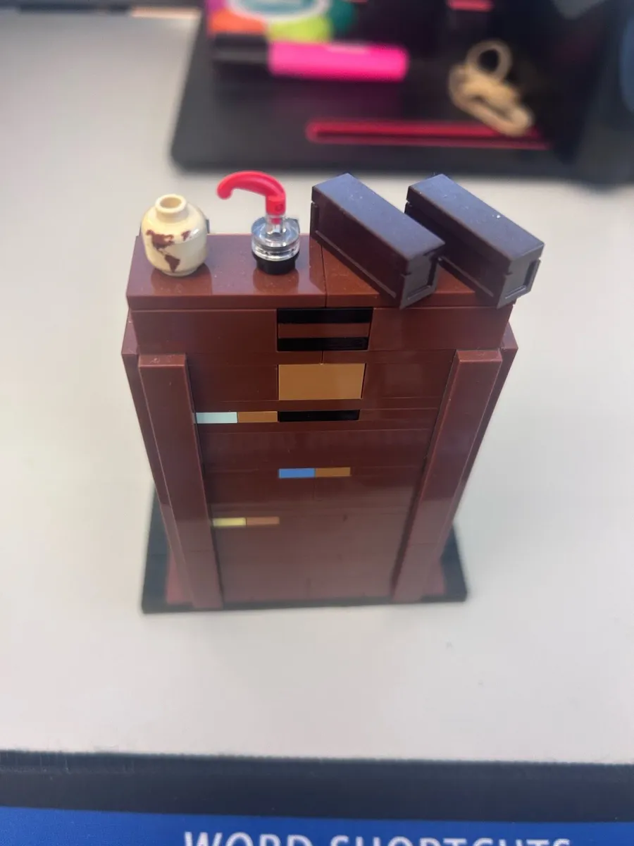 LEGO Mini Book Nook Scene - Image 3