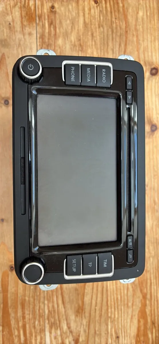 Car radio - Image 1
