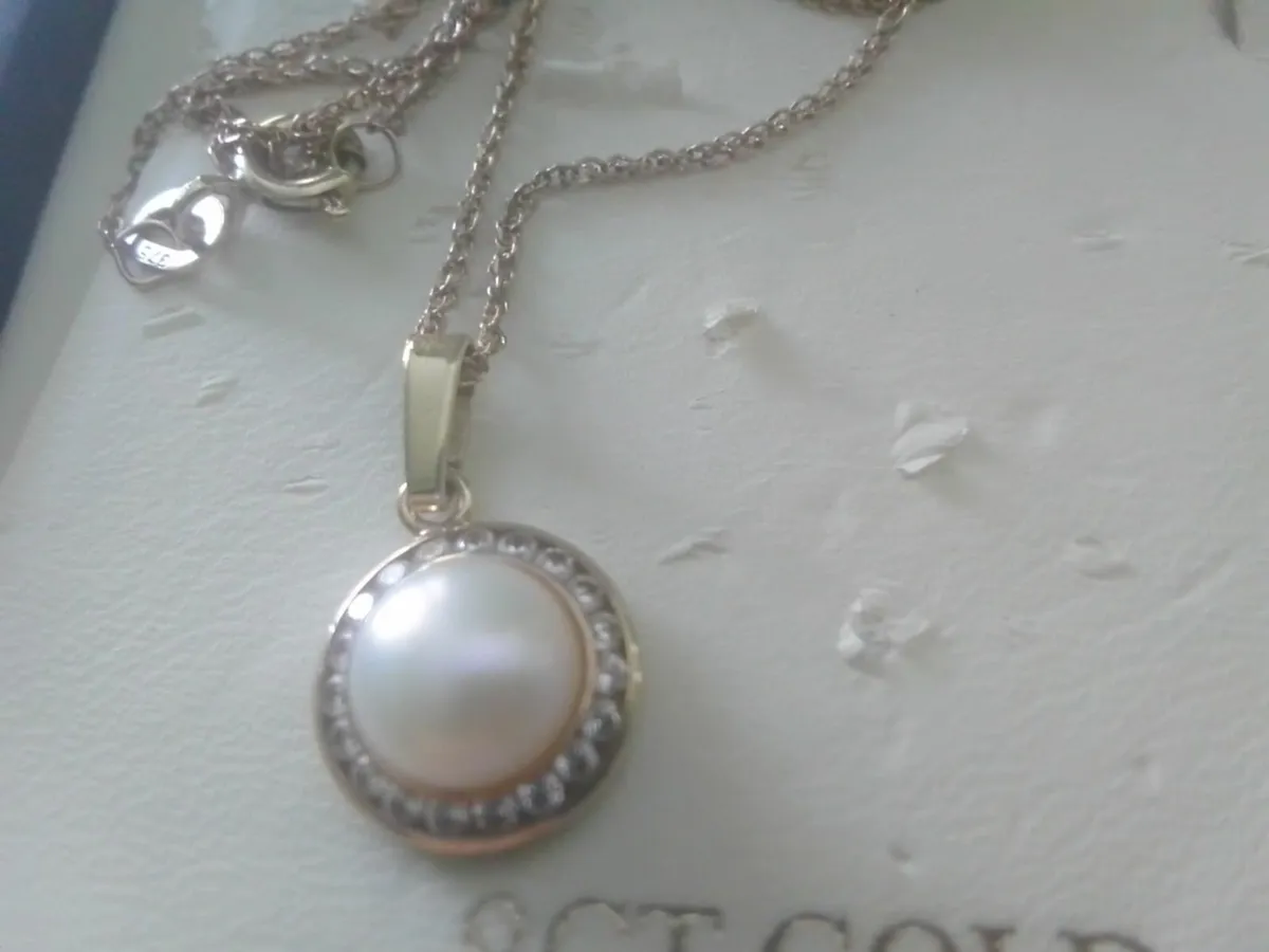9CT GOLD VINTAGE PEARL & TOPAZ PENDANT 18" - Image 4