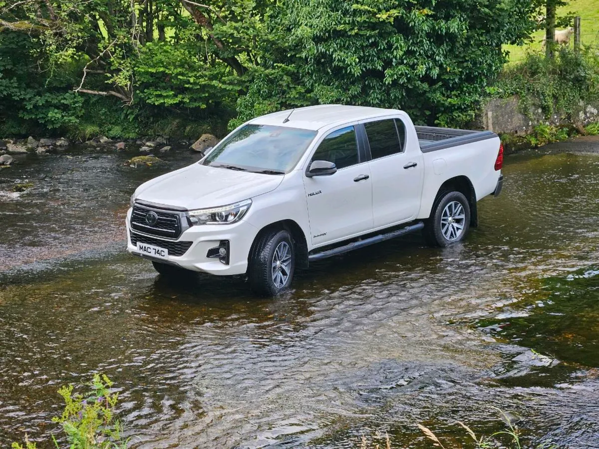 Toyota Hillux invincible x 2020 - Image 1