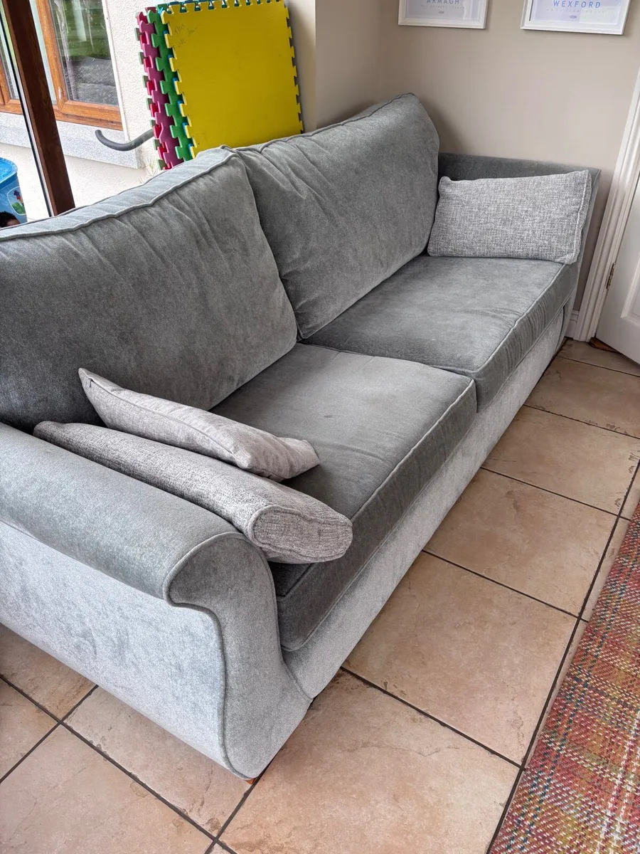 4 seater sofa suite 3&1 Seater - Image 3