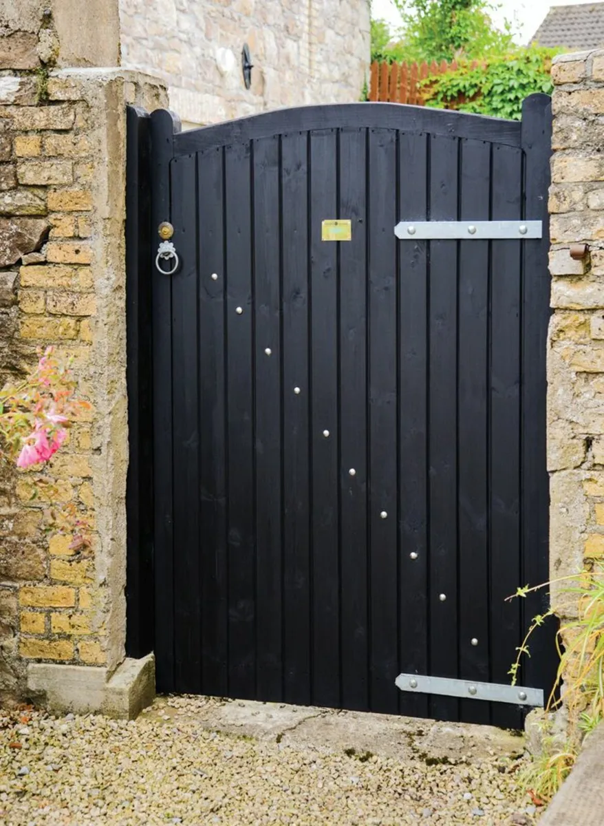 Courtyard Doors - Image 4