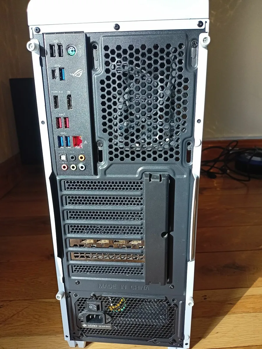 Gaming computer Ryzen 7 with monitor - Image 2
