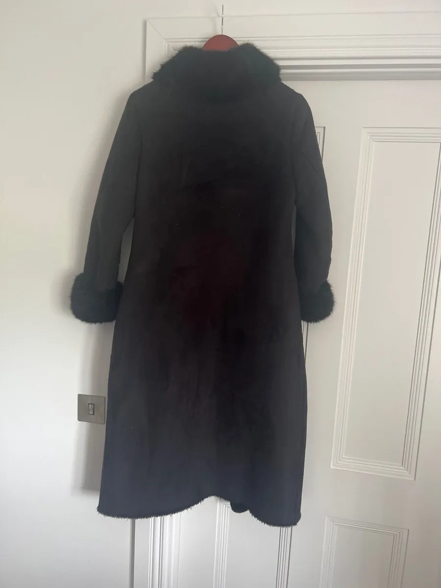 Jaeger full length coat faux fur / skin - Image 3