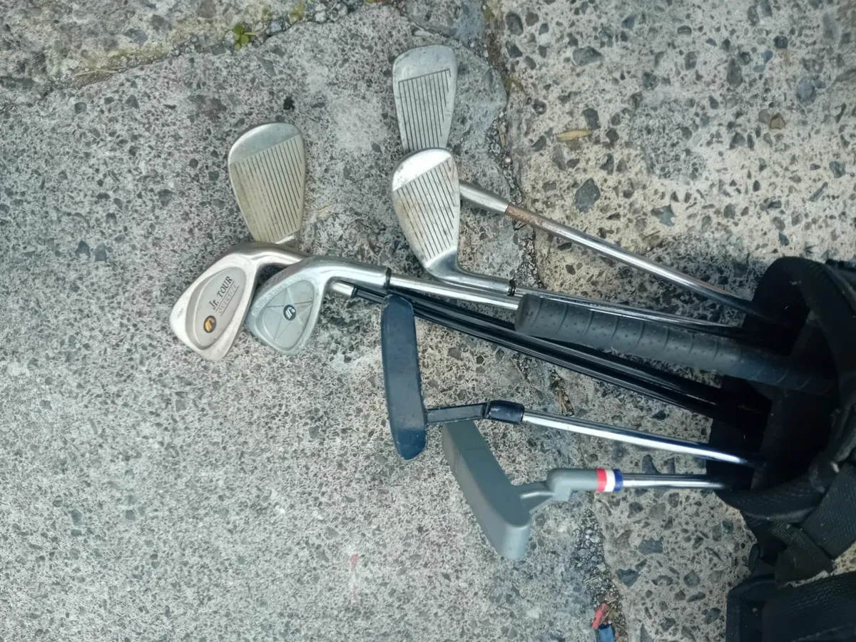Golf bag and golf clubs - Image 1