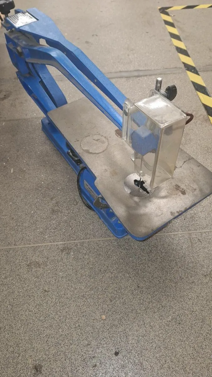 Scroll saw...2 left from 4 - Image 2