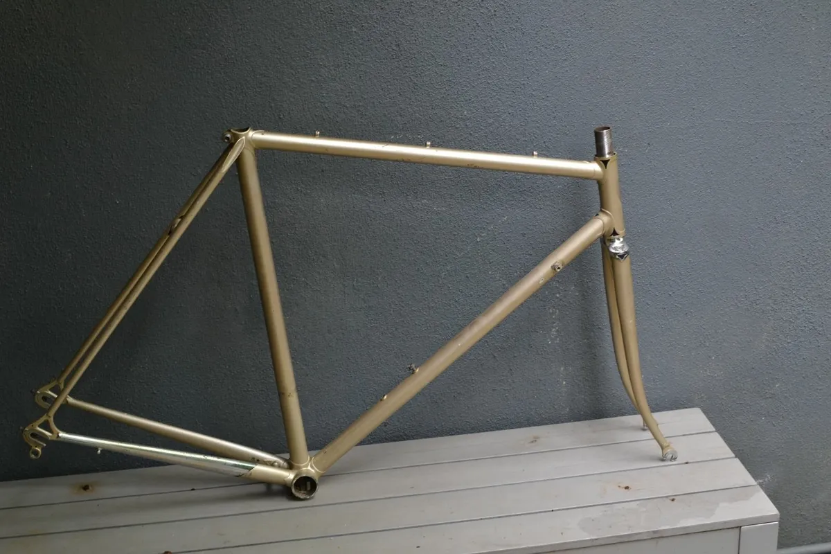 Boeris bicycle frame and parts - Image 1