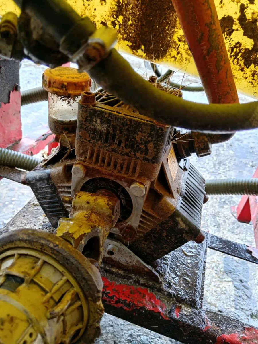 12 metre Sprayer - Image 4