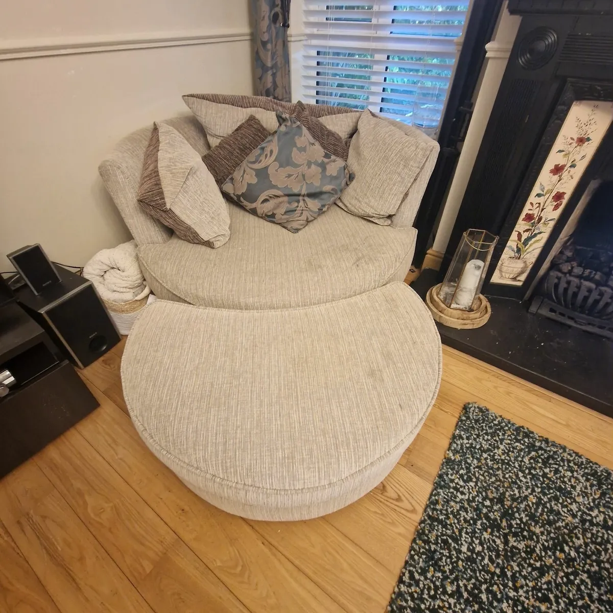 Couch and swivel chair and blanket box - Image 1
