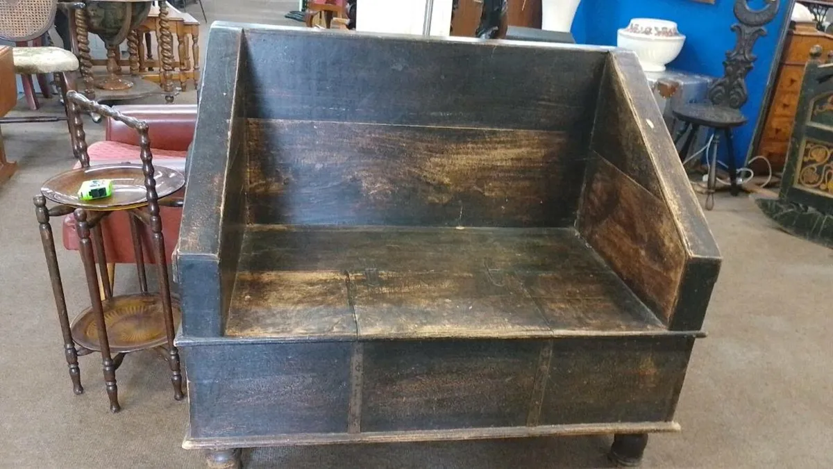 Rustic Oak Welsh Settle - Image 1