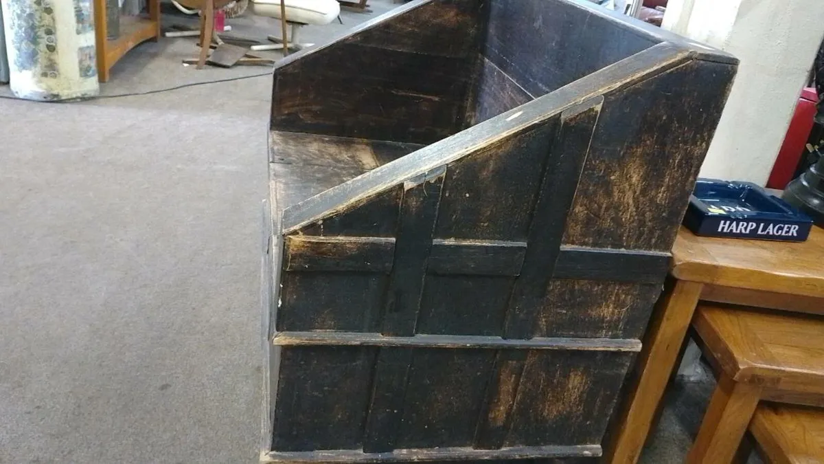 Rustic Oak Welsh Settle - Image 3