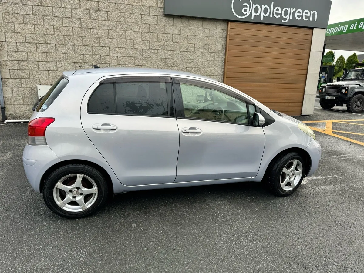 Toyota vitz Automatic 2010 1.3 petrol - Image 2
