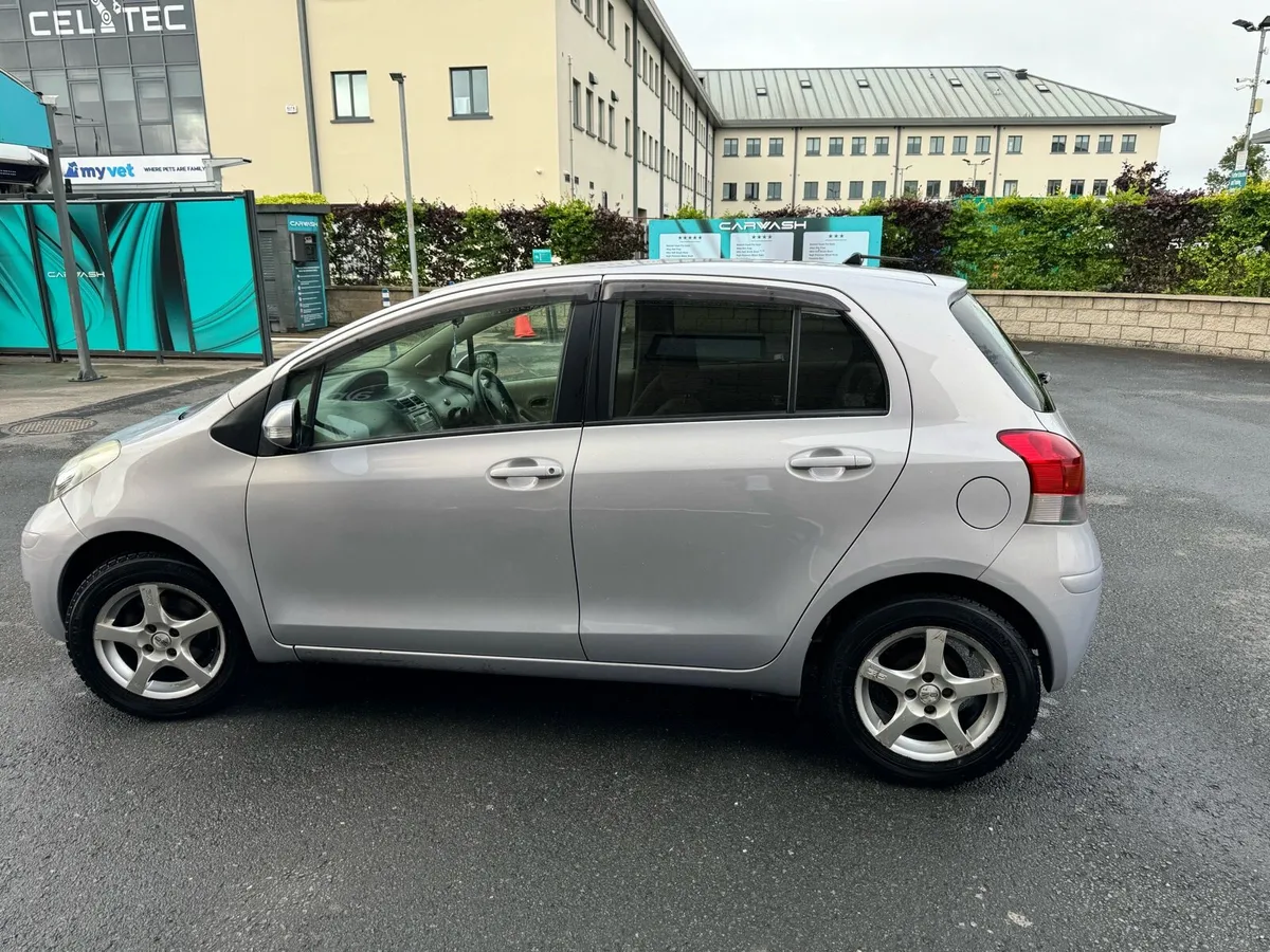 Toyota vitz Automatic 2010 1.3 petrol - Image 3