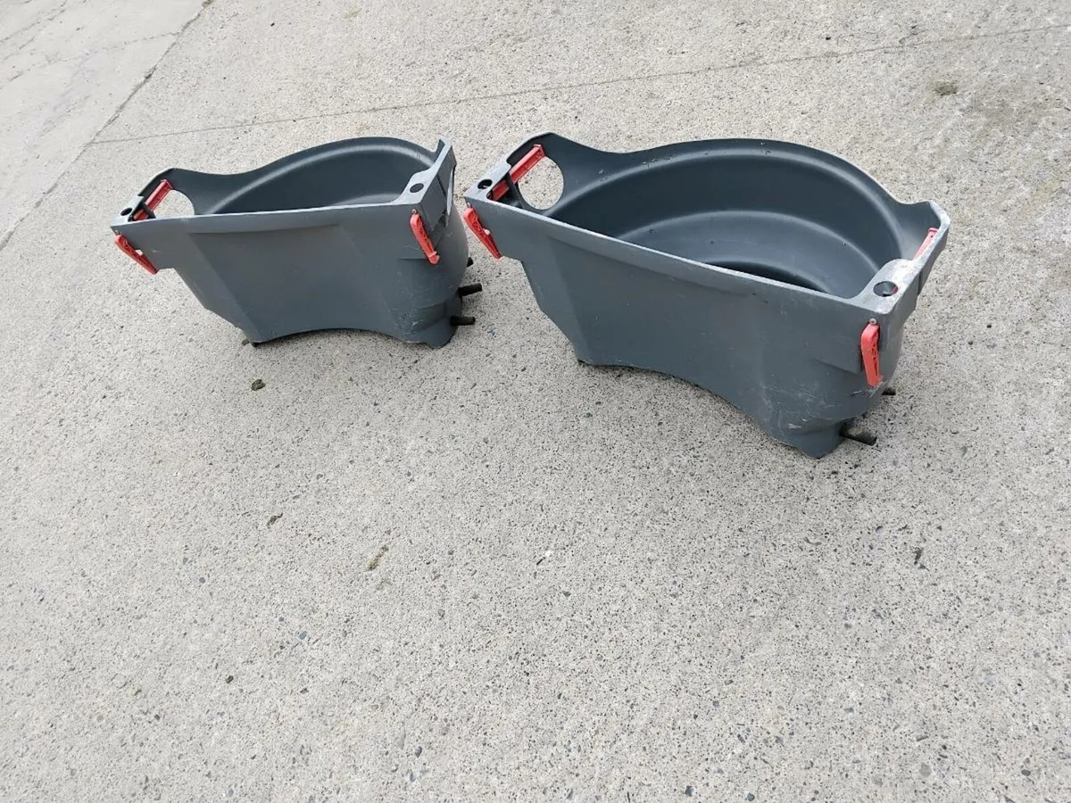 Calf feeders 'milk bar' - Image 3