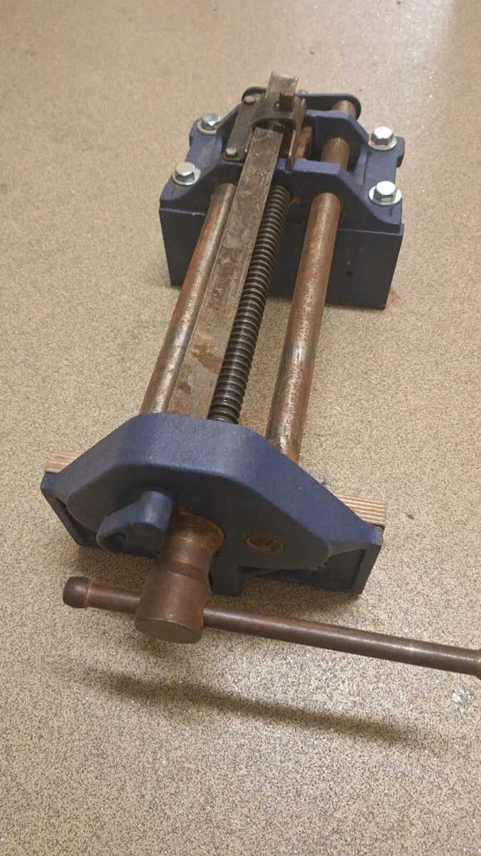 Quuck release wood vice..2 left out of 3 - Image 2