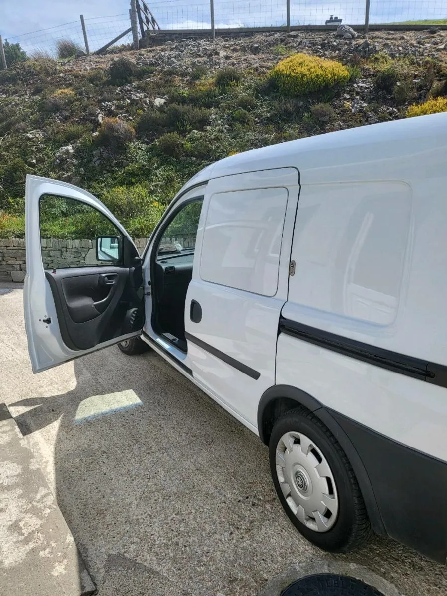 Vauxhall Combo - Image 4