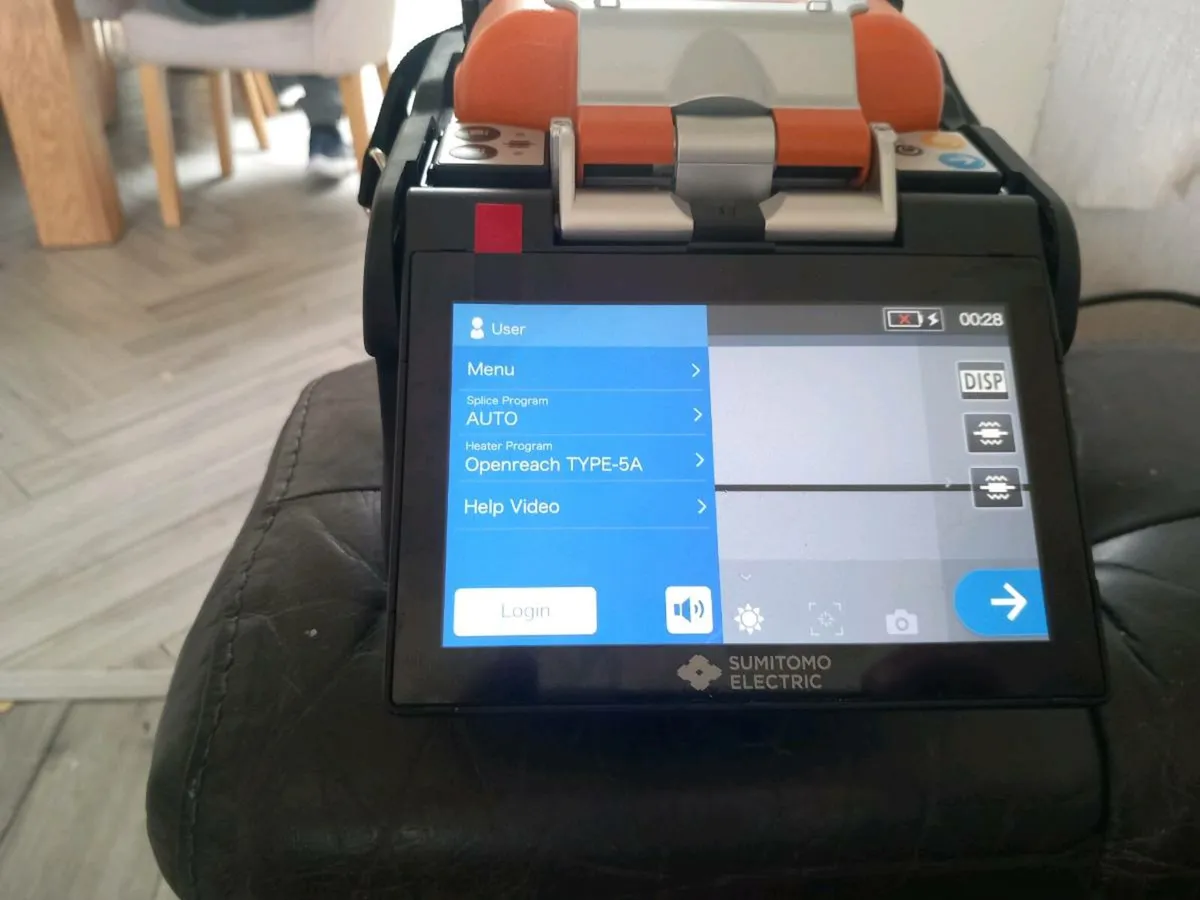 Hd core aligning fusion splicer - Image 1