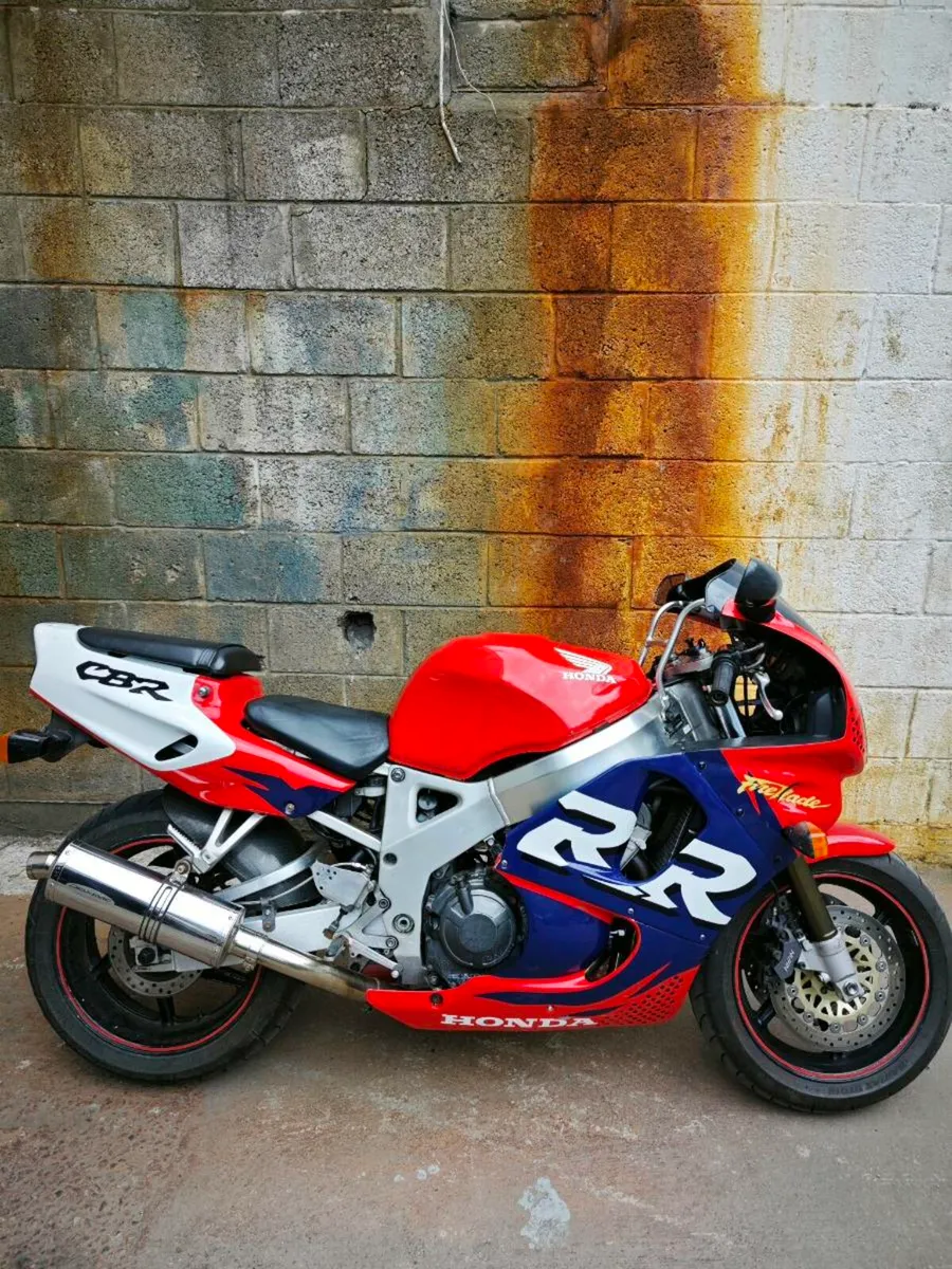 Honda CBR900RR Fireblade 1995 - Image 2