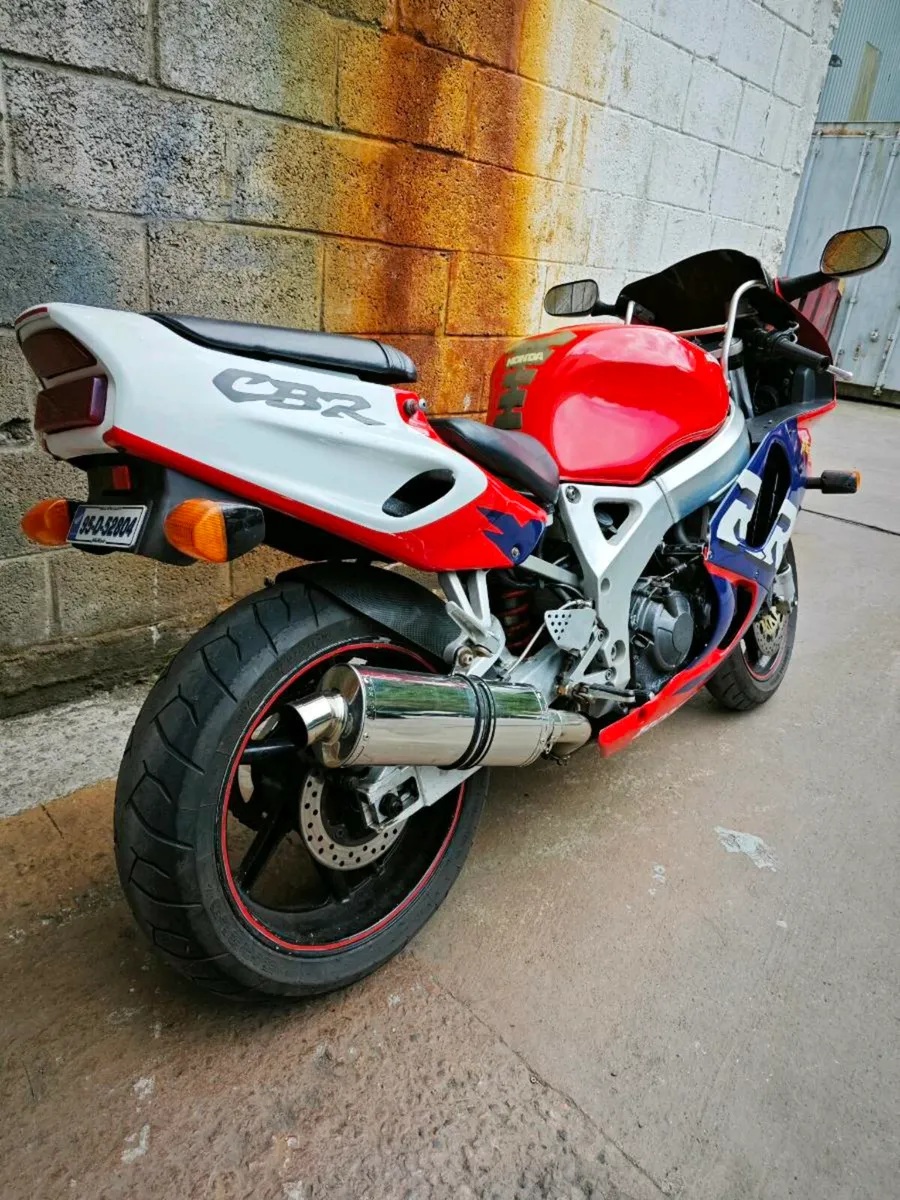 Honda CBR900RR Fireblade 1995 - Image 3