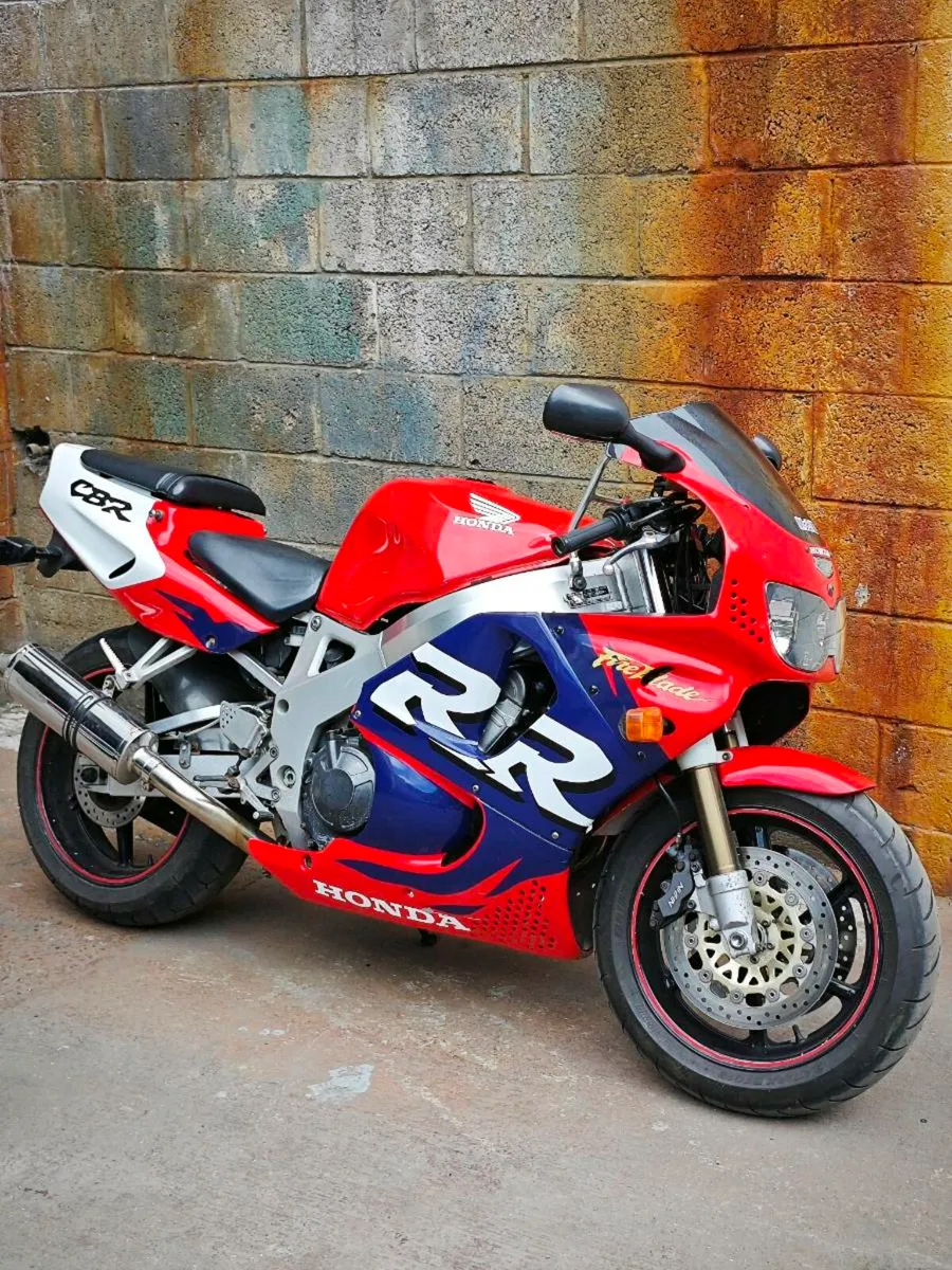 Honda CBR900RR Fireblade 1995 - Image 4