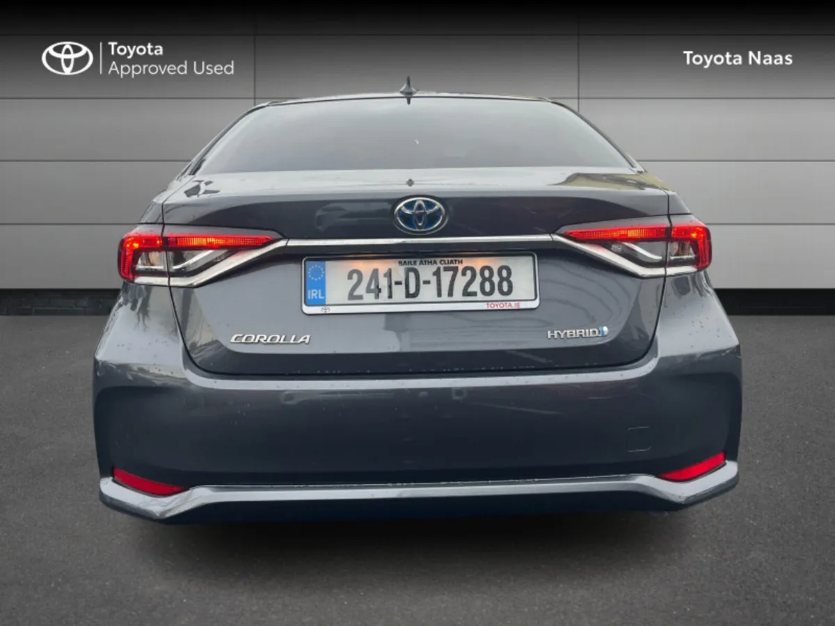 Toyota Corolla LUNA SPORT SALOON - Image 4