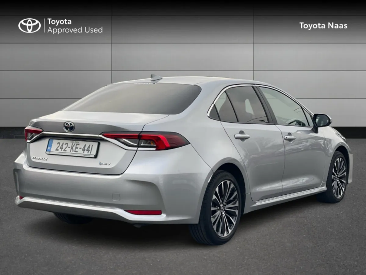 Toyota Corolla SALOON LUNA SPORT - Image 2