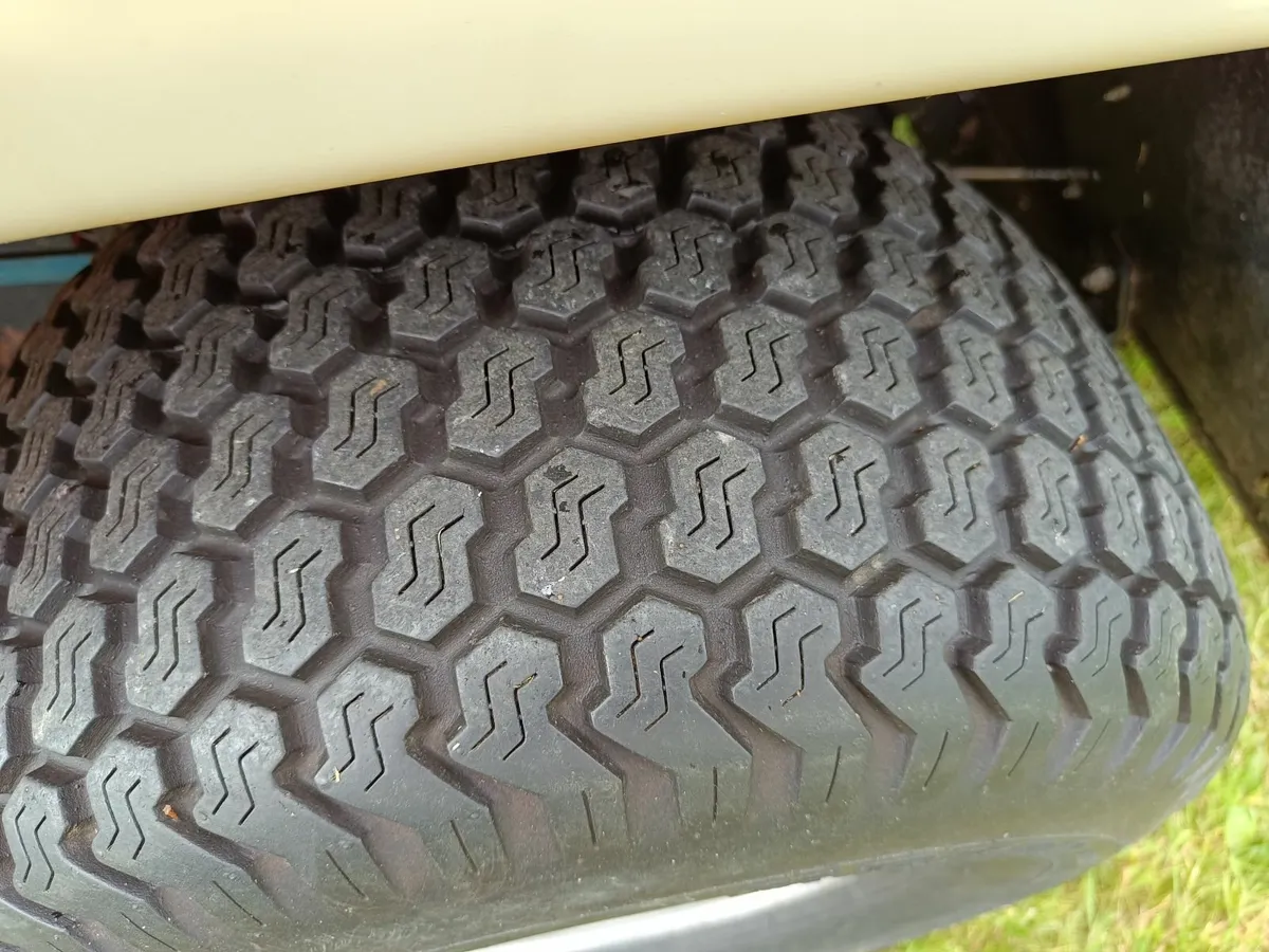 Ride on lawnmower - Image 3