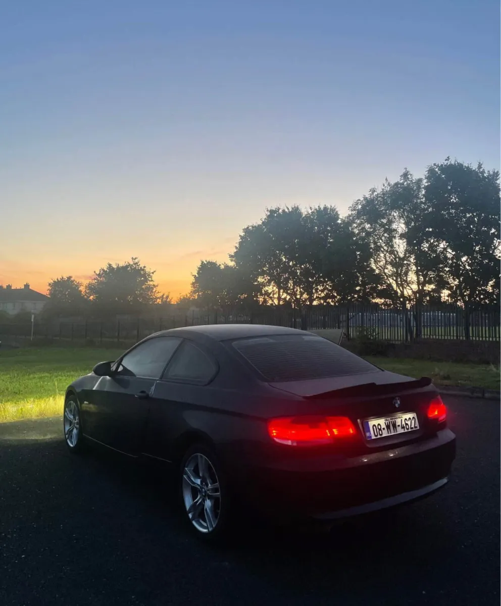 BMW 320D Automatic - Image 2