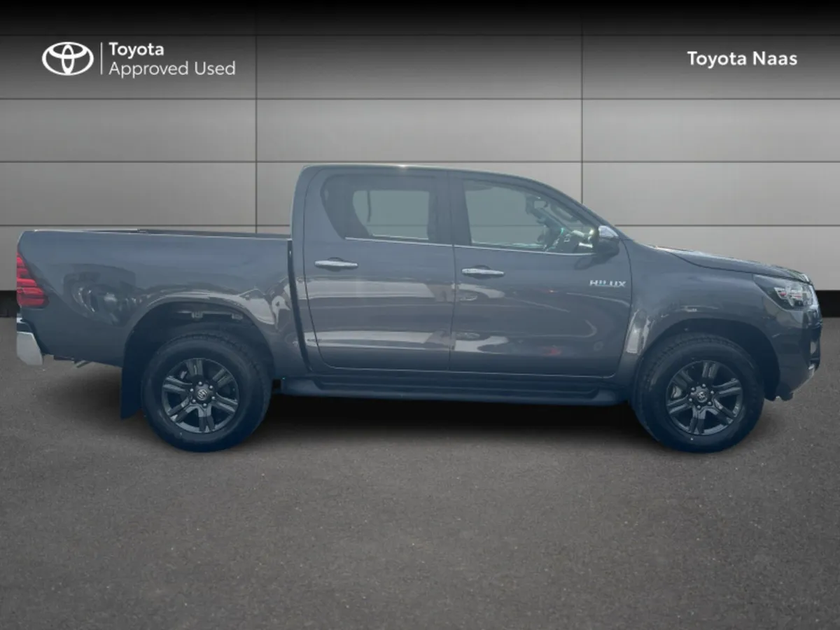 Toyota Hilux HILUX 2.4 SR5 D/CAB AUTO - Image 3
