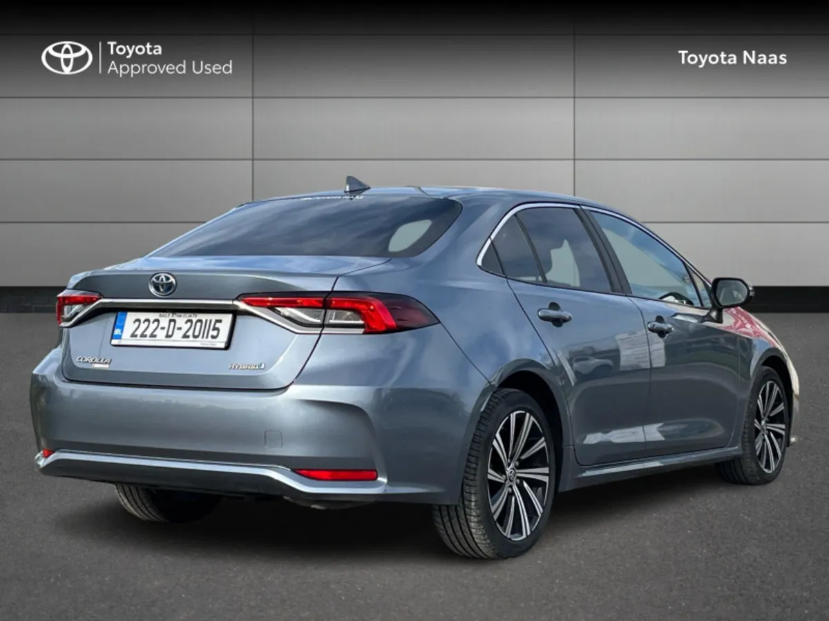 Toyota Corolla COROLLA SALOON SPORT - Image 2