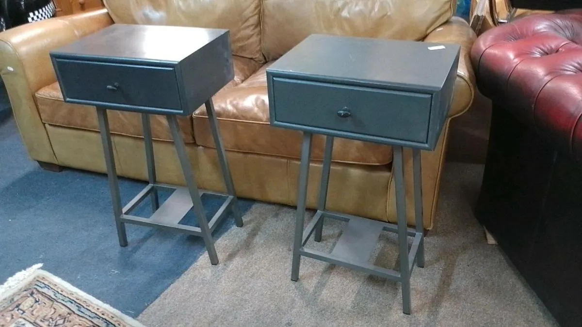 Modern Pair Of Bedside Lockers - Image 1