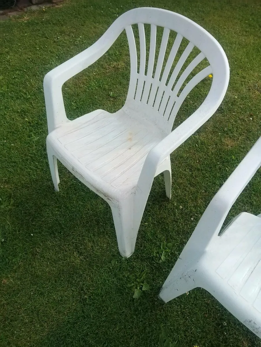 4 garden chairs - Image 2