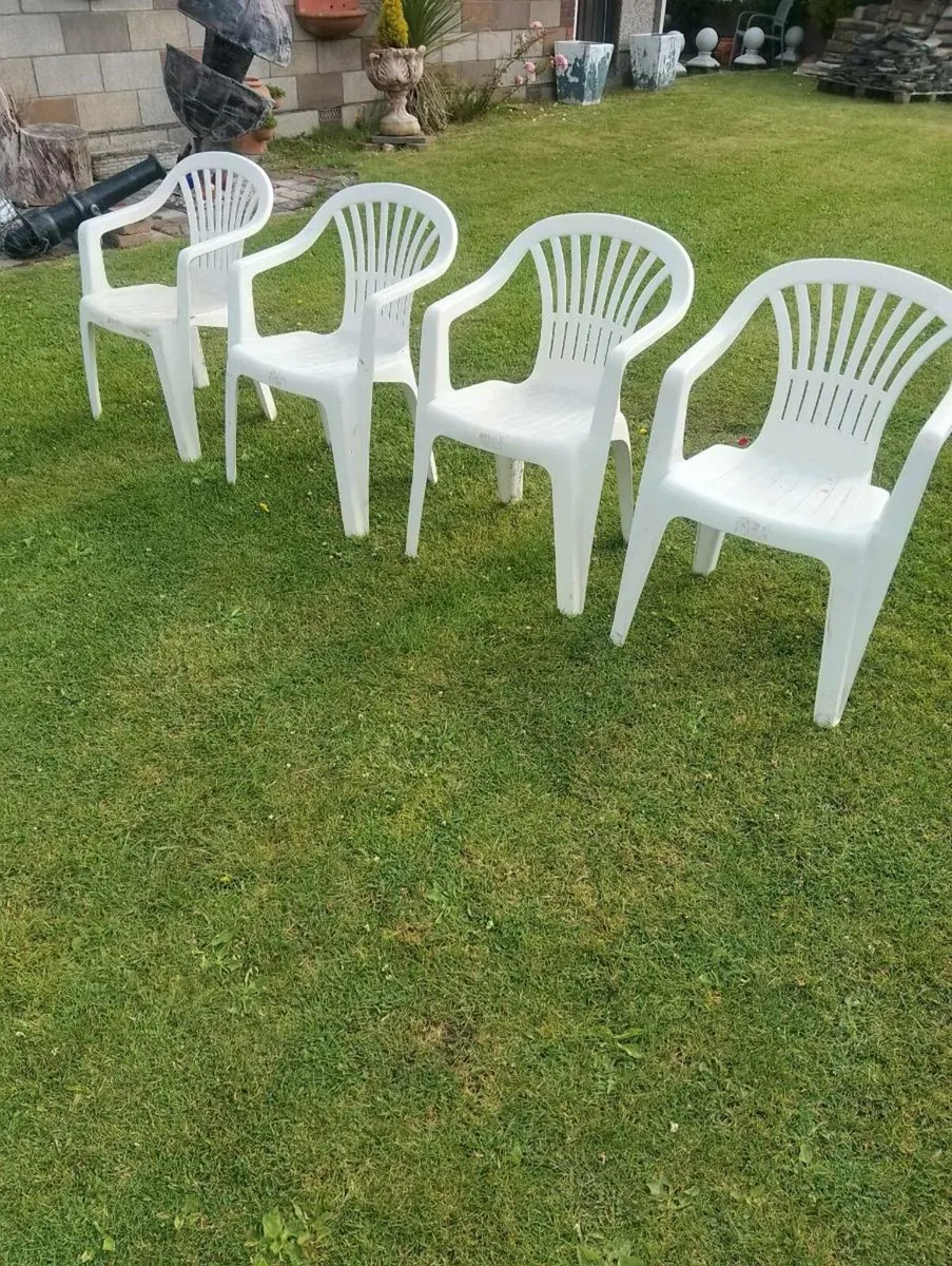 4 garden chairs - Image 3